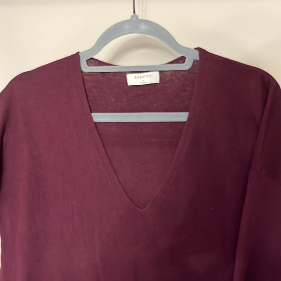 Babaton maroon tunic v-neck sweater - Picture 2 of 5